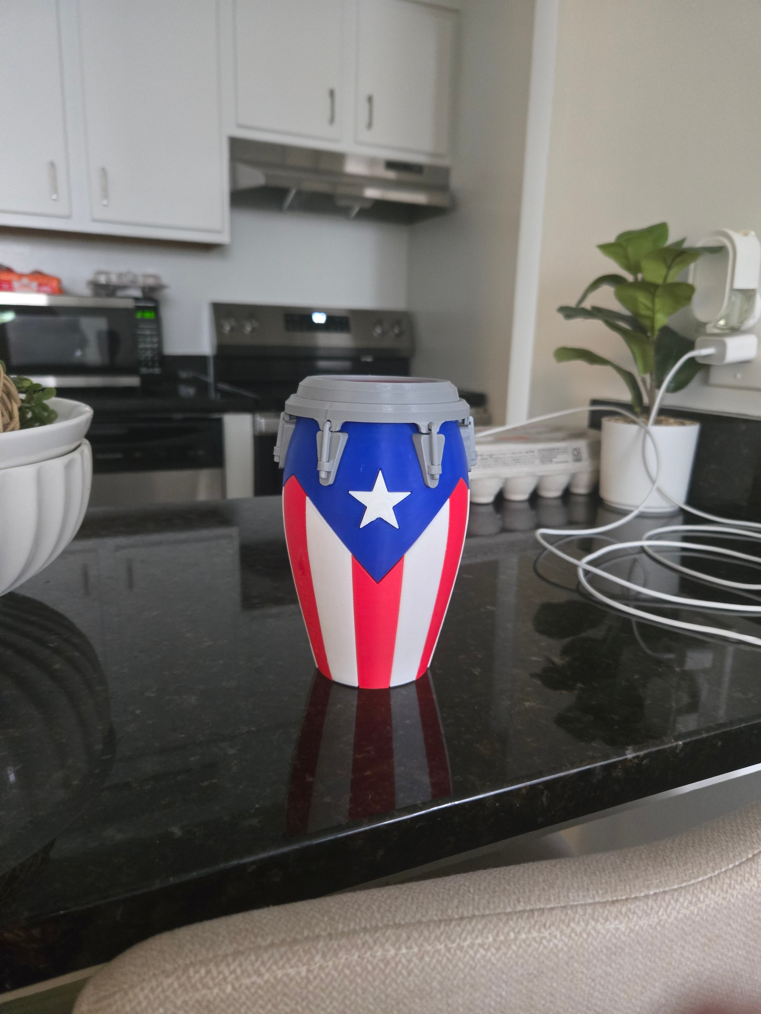 3D printed congas can holder